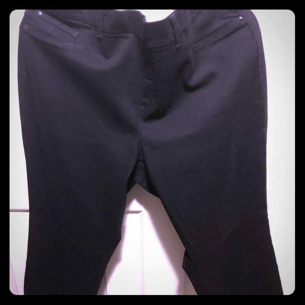 NEW Black skinny leg jeans by Charter Club